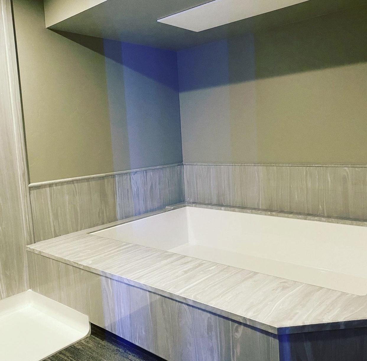 Shoshone Open Float is our ADA accessible float room that features an open, pool-like experience within a private room for flotation therapy