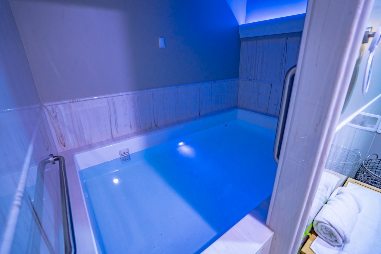 Flotation Therapy Tank
